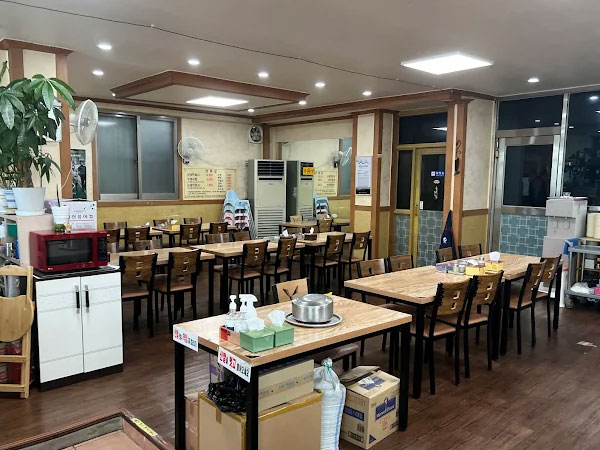 천안시 동남구 청화집 내부 인테리어