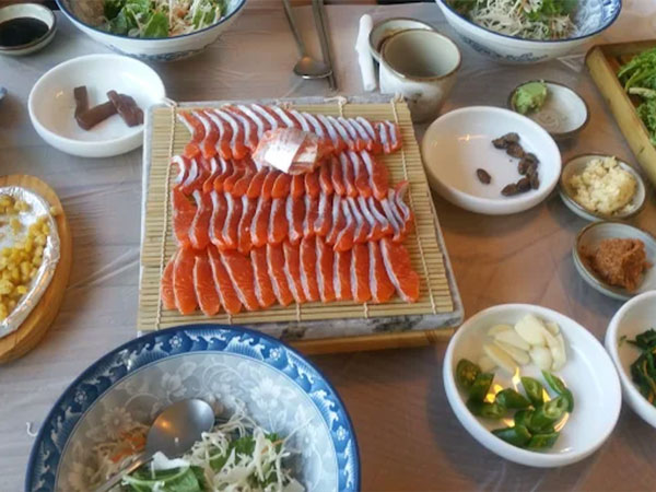 여주시 남한강송어횟집 대표 음식