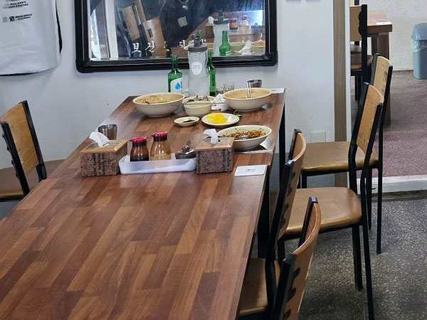 철원군 고향식당 내부 인테리어