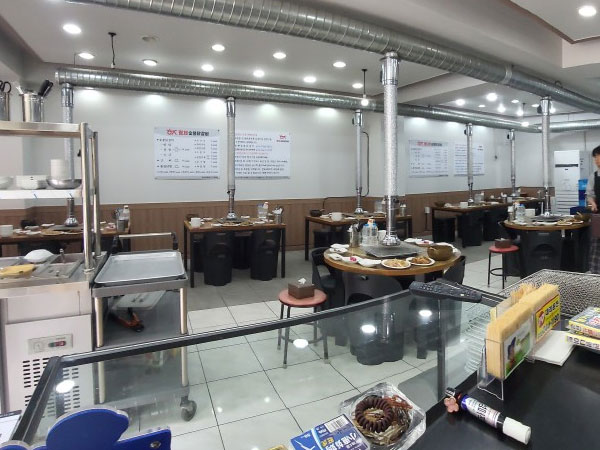 춘천시 형제숯불닭갈비 내부 인테리어