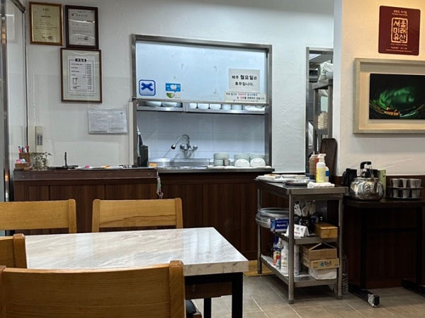 성북구 성북동 국시집 내부 인테리어