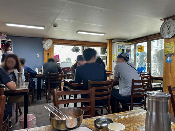 천안시 동남구 옛김포식당 내부 인테리어