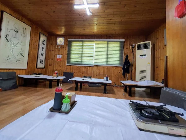 홍성군 삼삼복집 내부 인테리어