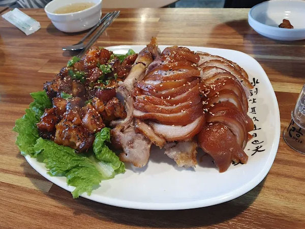 예산군 충남왕족발 대표 음식