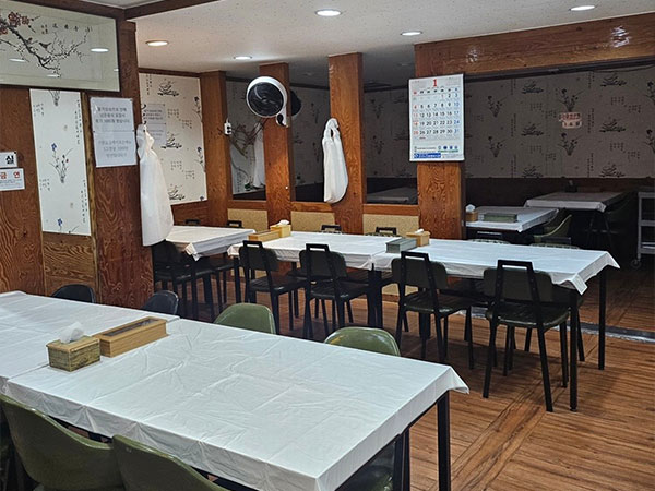 군산시 운정식당 내부 인테리어