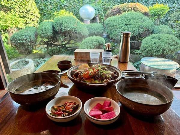 동구 황톳길 본점 대표 음식