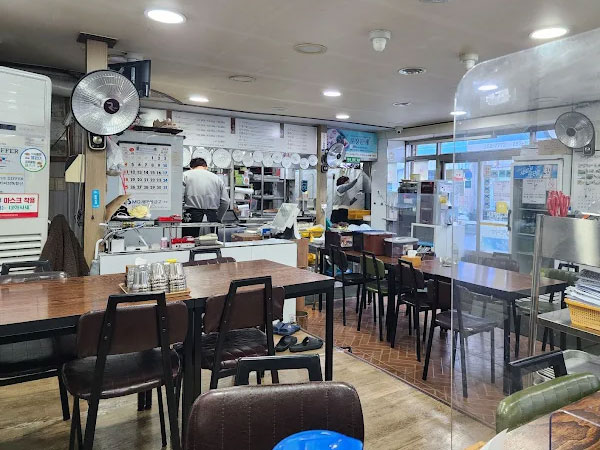 중구 8번식당 본점 내부 인테리어