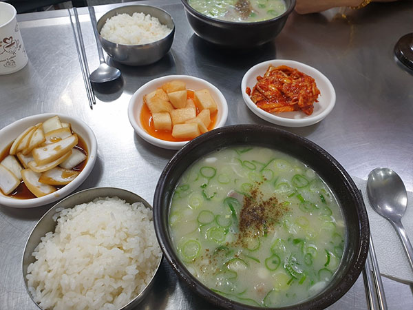 북구 원조칠성곰탕 대표 음식