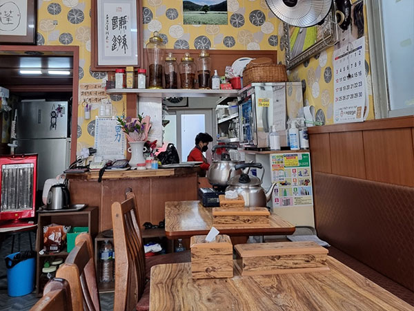 제주시 골목식당 내부 인테리어