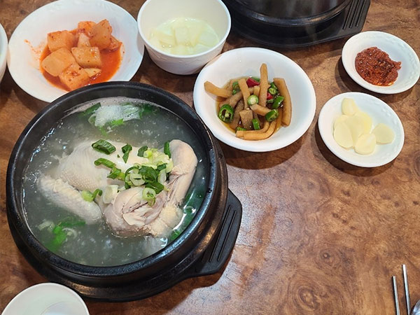 포항시 북구 초원통닭삼계탕 대표 음식