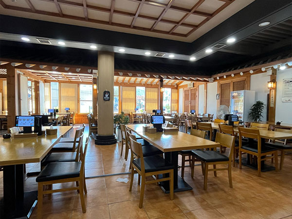 안동시 헛제사밥까치구멍집 내부 인테리어