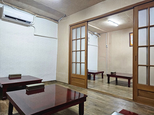 안동시 골목안손국수 내부 인테리어