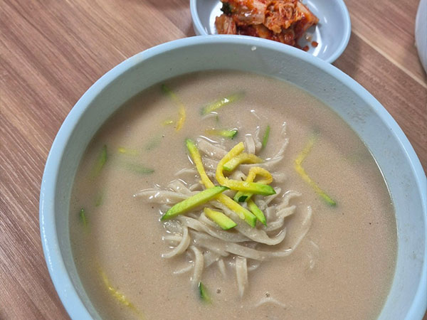 경주시 삼릉고향손칼국수 대표 음식