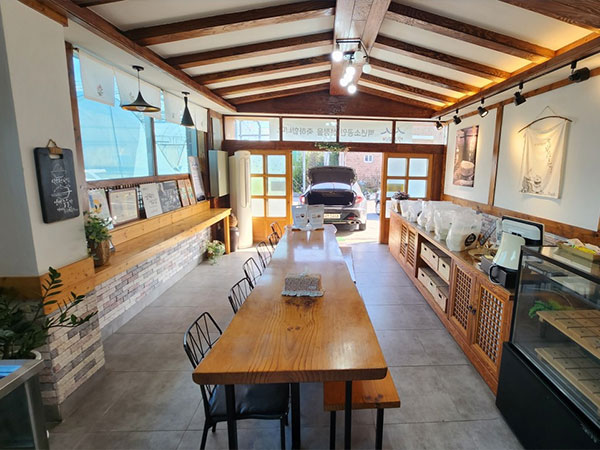 김천시 삼대두부공방 내부 인테리어