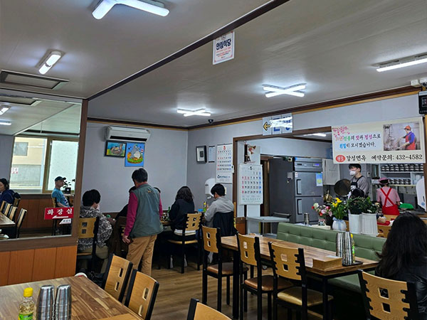 김천시 강성면옥 내부 인테리어