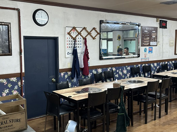 구미시 팔공식육식당 내부 인테리어