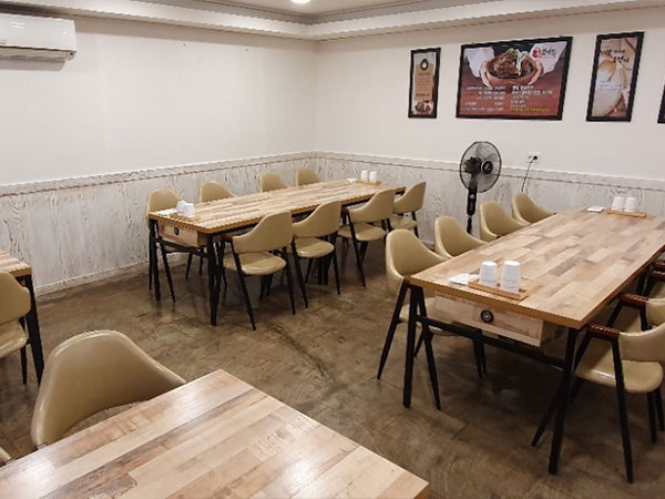 구미시 홍갈비찜 금오본점 내부 인테리어