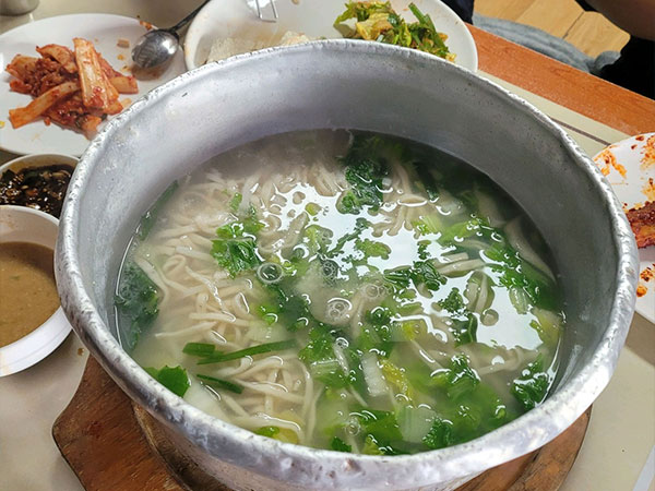 구미시 이선이칼국수 대표 음식