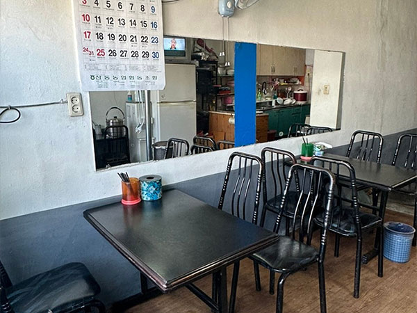 구미시 인천분식 내부 인테리어