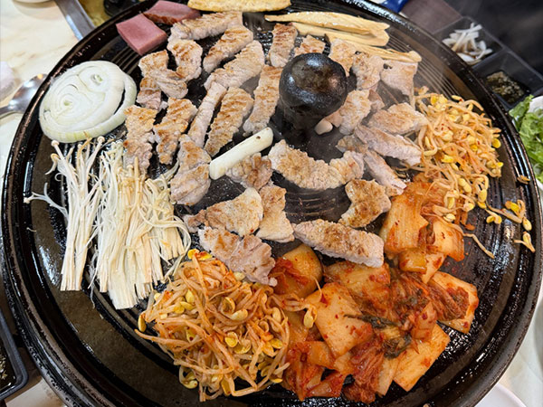 경산시 명성가왕솥뚜껑 고기구이