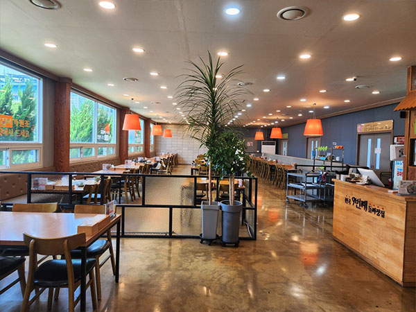 경산시 경산돌짜장 내부 인테리어