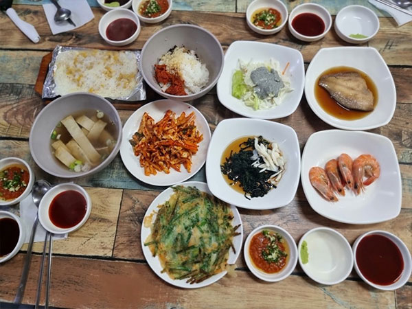 경산시 동해횟집 밑반찬