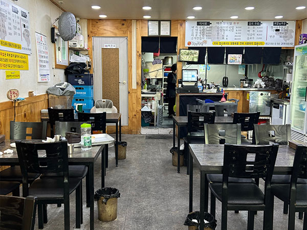 경산시 청도돼지국밥 내부 인테리어