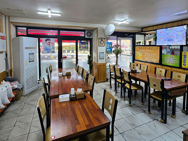 경산시 감나무두부집 내부 인테리어