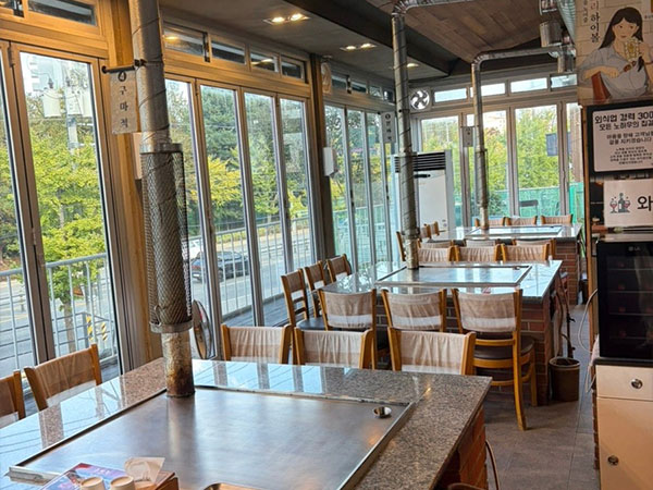 경산시 우미관 내부 인테리어