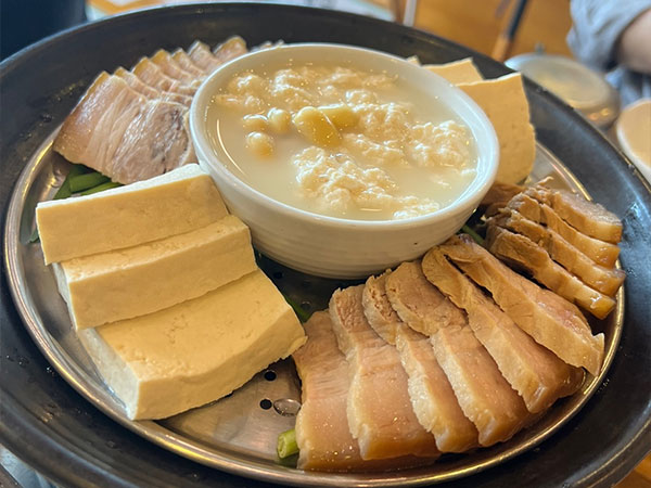 경산시 콩누리 두부보쌈