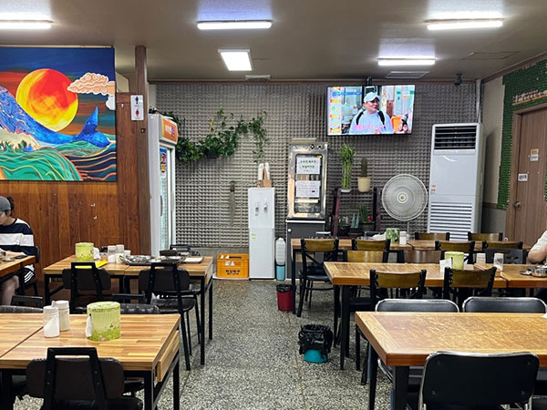 경산시 남일식당 내부 인테리어