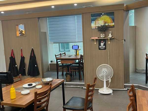 경산시 신가야밀면 내부 인테리어