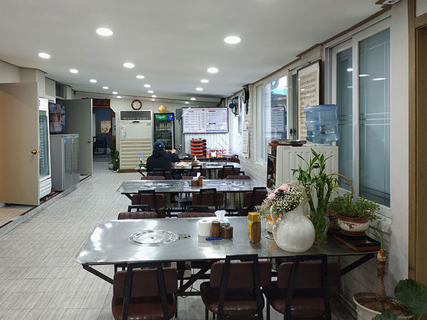 영주시 축산식육식당 내부 인테리어