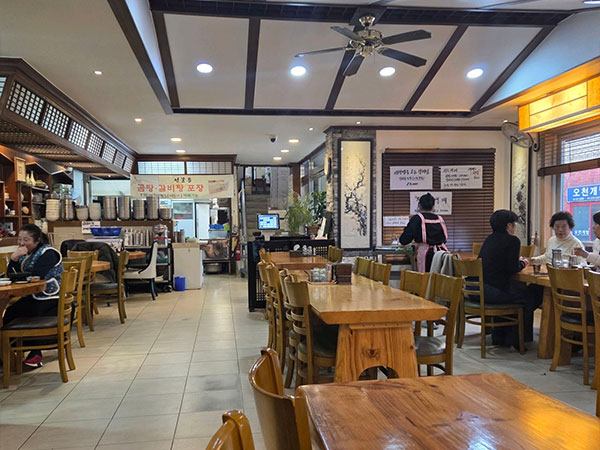 영천시 희락식당 내부 인테리어