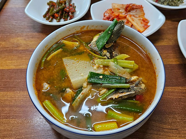 소라횟집 우럭매운탕