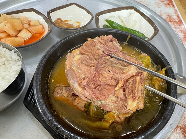 홍천뚝배기 본점 뚝배기(뼈해장국)