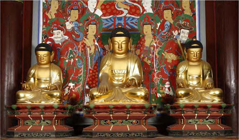 서울 봉은사 목조석가여래삼불좌상